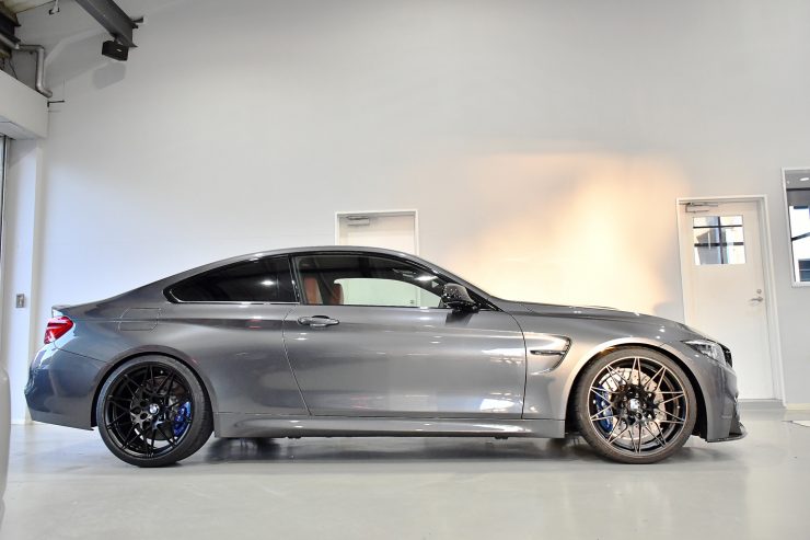 名古屋　カスタム　BMW　M4