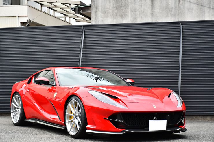 フェラーリ　812　ノヴィテック　カーボン　ダウンサス　ブリリアントマフラー　カスタム　名古屋