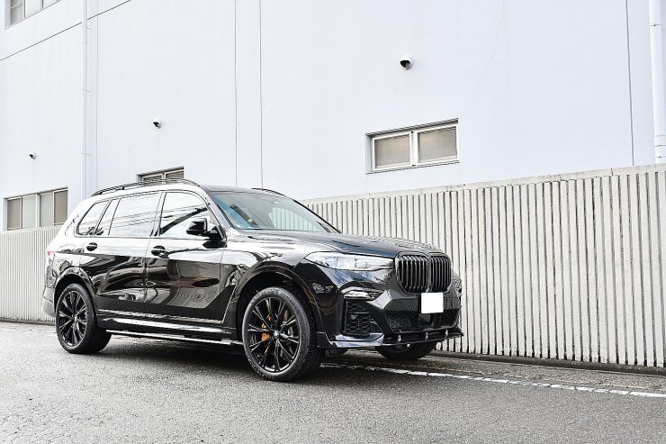 名古屋　BMW　X7　電動サイドステップ　カスタム