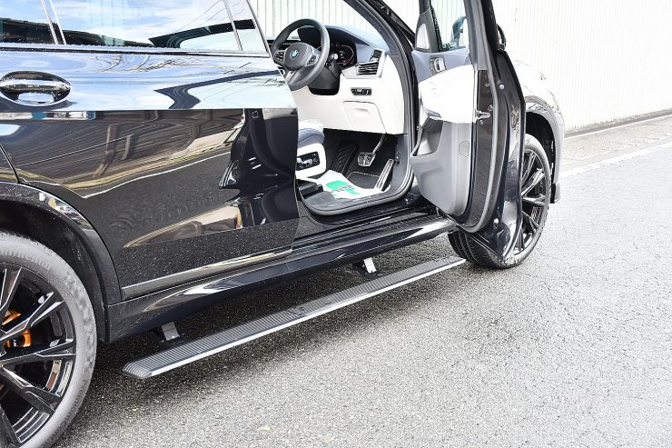 名古屋　BMW　カスタム　電動サイドステップ