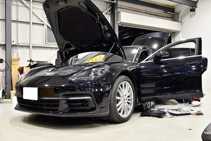 名古屋　Porsche　Panamera　インターフェース取付け