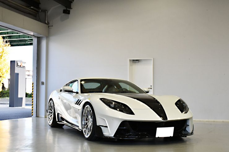 マンソリー　フェラーリ　812スーパーファスト　ローダウン　ADV.1　アメ鍛　ホイール　カスタム　名古屋