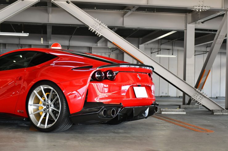 フェラーリ　812　スーパーファスト　GTS　ロッソ　ローダウン　ECUチューニング　カスタム　名古屋