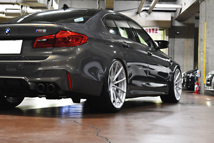 BMW M5 アナーキー アメ鍛 HRE ローダウン カスタム 名古屋