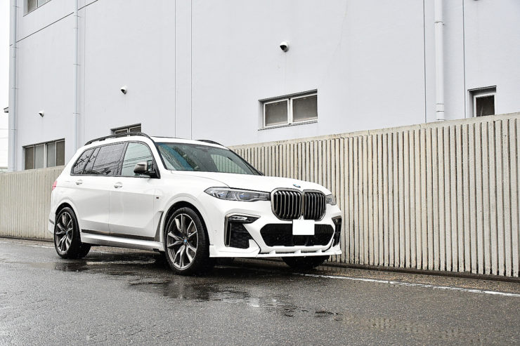 名古屋　BMW　カスタム　X7　G07　RONIN　ロニンデザイン　フロントリップ取付　ローダウン　スペーサー