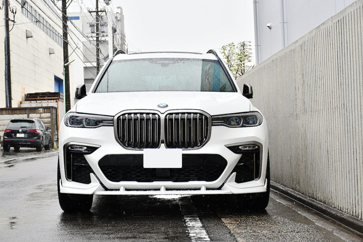名古屋　BMW　カスタム　X7　G07　RONIN　ロニンデザイン　フロントリップ取付　ローダウン　スペーサー