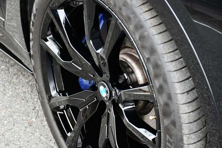 愛知県　名古屋　BMW　ビーエム　カスタム　RONIN　ロニン　ブラックアウト　ホイール塗装　エンブレム塗装　スペーサー　ロワリング　iid
