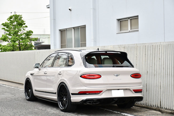 ベントレー　ベンテイガ　ローダウン　HRE　24インチ　クラシックシリーズ　ローダウン　カスタム　名古屋