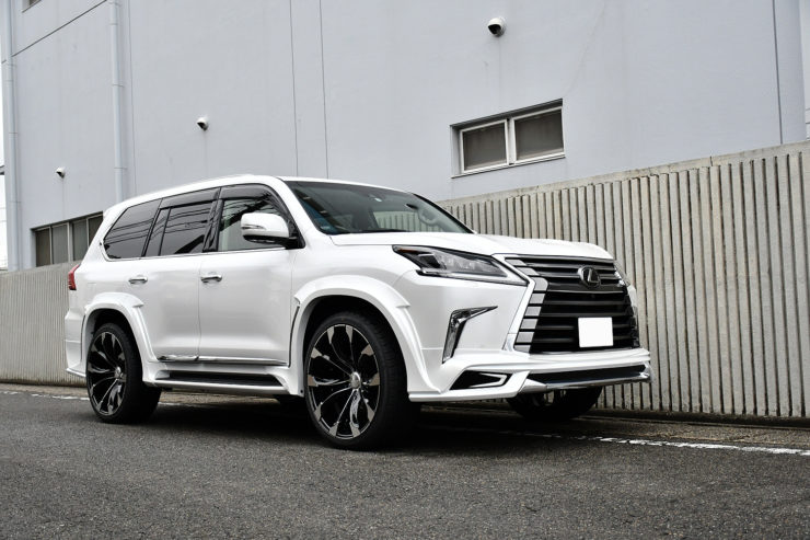 愛知県 名古屋 レクサス LEXUS LX570 カスタム WALD オーバーフェンダー エアロ取付け