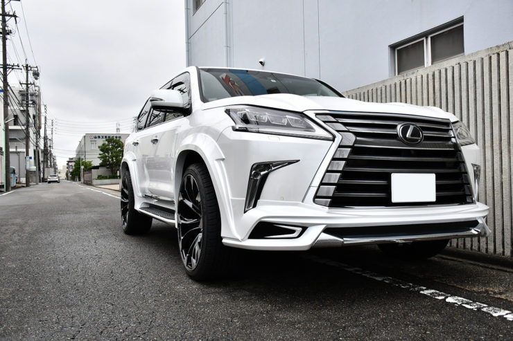 愛知県 名古屋 レクサス LEXUS LX570 カスタム WALD オーバーフェンダー エアロ取付け
