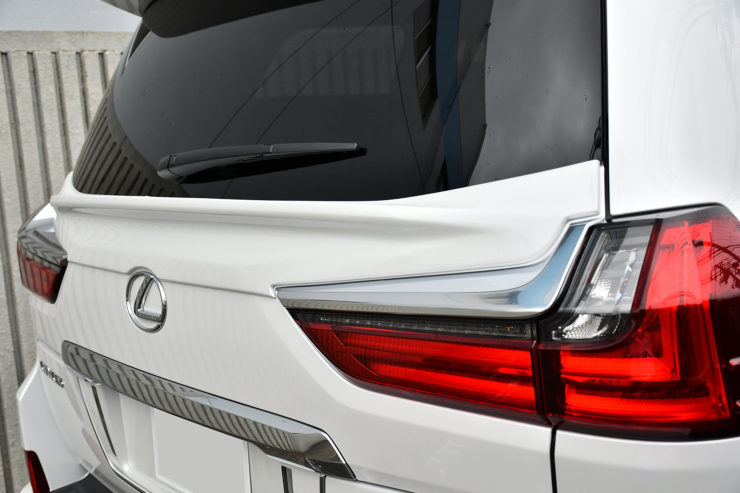 愛知県 名古屋 レクサス LEXUS LX570 カスタム WALD オーバーフェンダー エアロ取付け