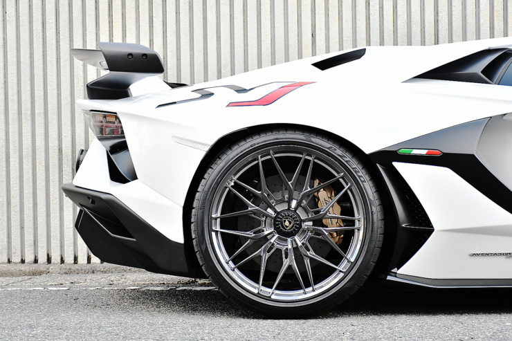 愛知県　名古屋　Lamborghini Aventador SAVJ ANRKY アヴェンタドール　ローダウン　マフラー　カスタム　ボンド