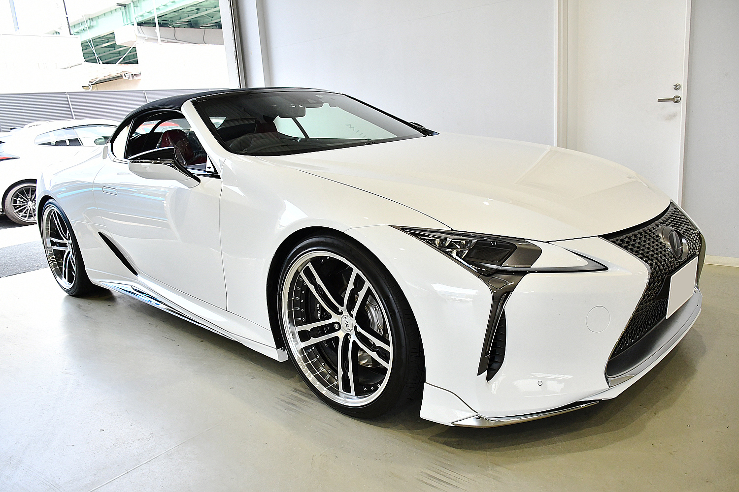 愛知県　名古屋　レクサス　LEXUS　LC500　コンバーチブル　ステアリング加工　ワンオフステアリング　カスタム