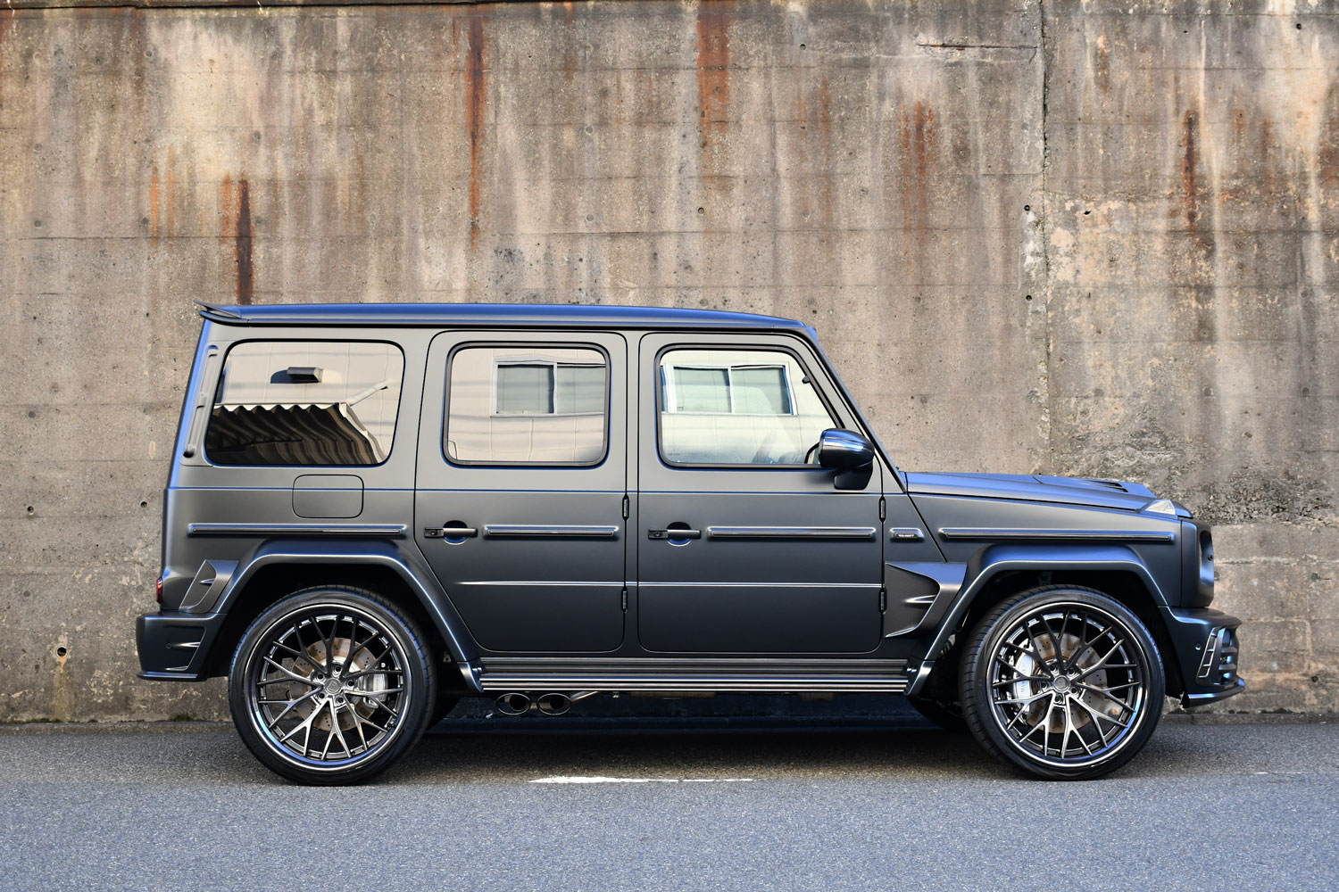 ベンツ　Gクラス　AMG　ゲレンデ　マットブラック　ローダウン　ブラックアウト　24インチ　ホイール　カスタム　名古屋