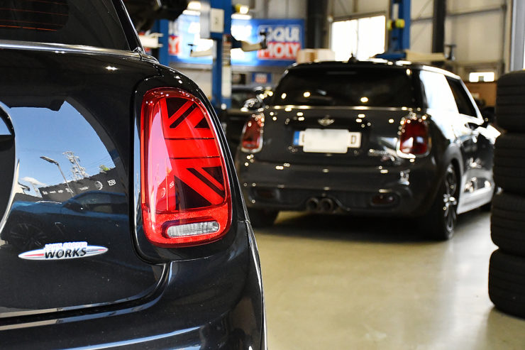 愛知県　名古屋市　MINI　F56　カスタム　パッセンジャーモニター　助手席モニター　クーパーSD　JCW