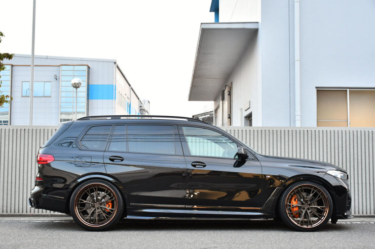 BMW　X7　24インチ　ローダウン　ブラックアウト　キャリパーペイント　アメ鍛　アナーキー　HRE　カスタム　名古屋