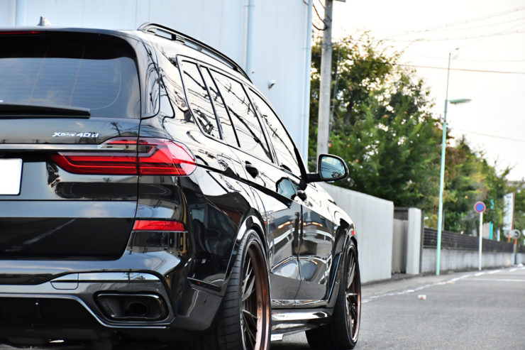 BMW　X7　エアロパーツ　ローダウン　アナーキー　アメ鍛　24インチ　ブラックアウト　カスタム　名古屋