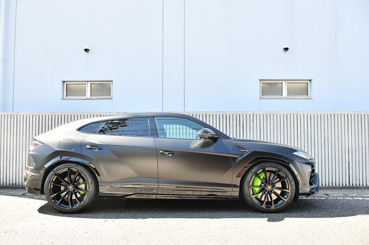 愛知県　名古屋　ウルス　URUS　カスタム　ローダウン　スペーサー　AWE　ランボ　Lamborghini