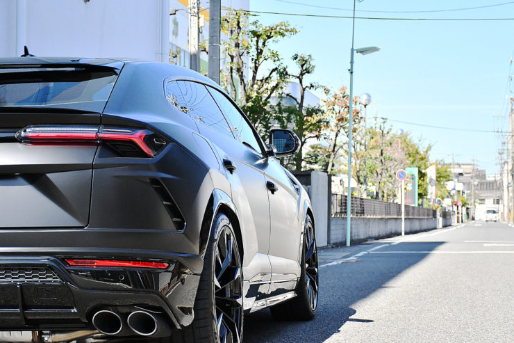 愛知県　名古屋　ウルス　URUS　カスタム　ローダウン　スペーサー　AWE　ランボ　Lamborghini