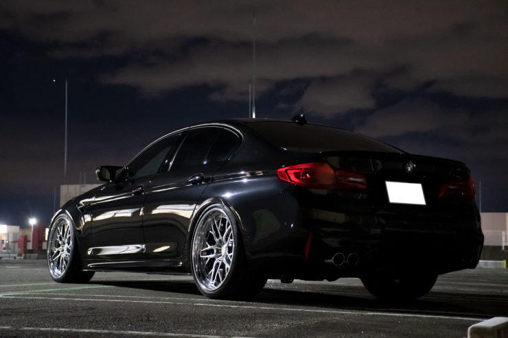 BMW　F90　M5　ローダウン　Mパフォ　アナーキー　アメ鍛　カスタム　名古屋