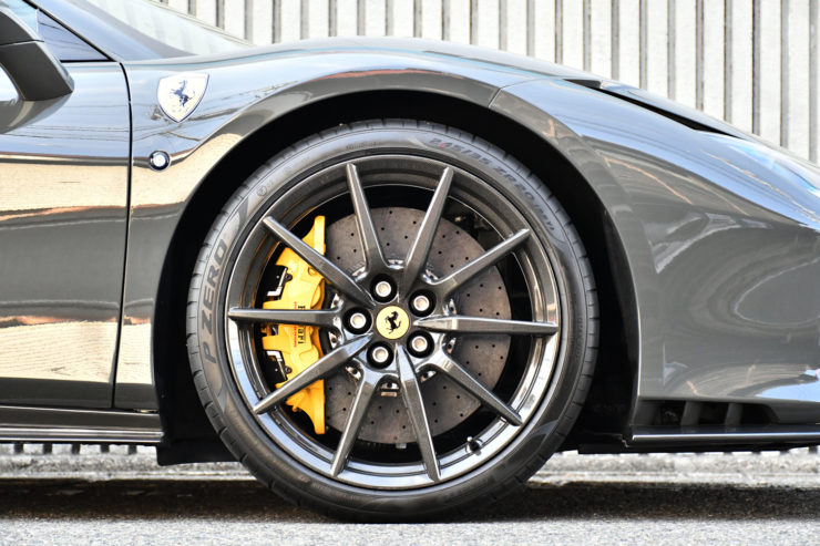フェラーリ　Ferrari　F8　F8スパイダー　グリジオスクーロ　カスタム　名古屋