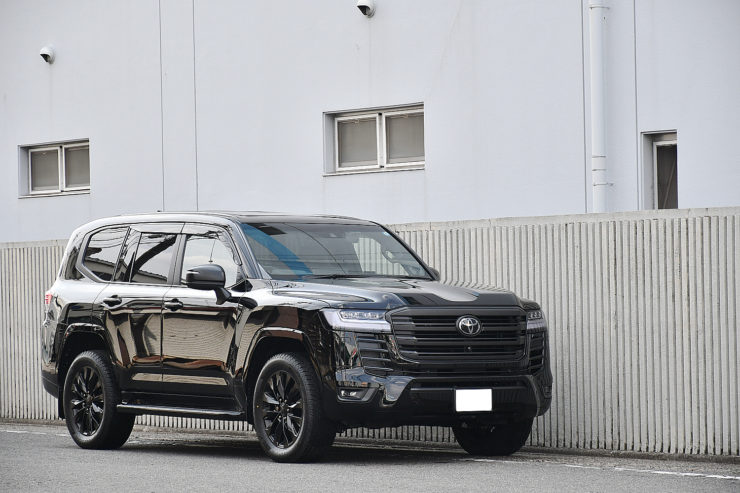 愛知県　名古屋　TOYOTA　トヨタ　ランクル　ランクル300　カスタム　ブラックアウト　ラッピング　ホイールペイント　スペーサー