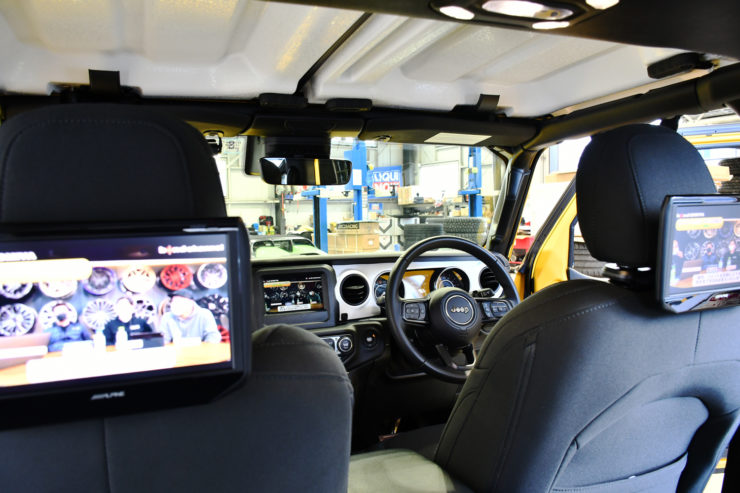 愛知県　名古屋　ラングラー　JL　カスタム　JLラングラー　Wrangler　JEEP　ジープ　ミラーリング　無線　DVDデッキ
