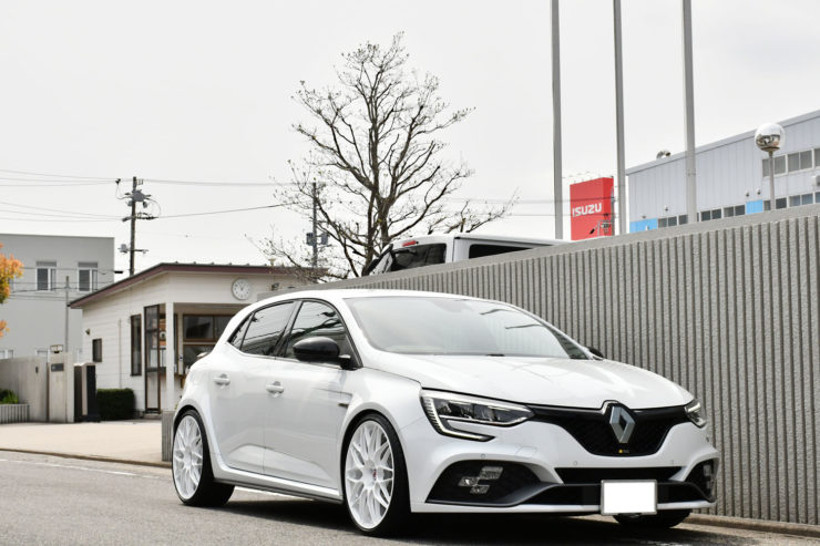 ルノー メガーヌRS ローダウン HRE ホイール 20インチ アメ鍛 カスタム 名古屋