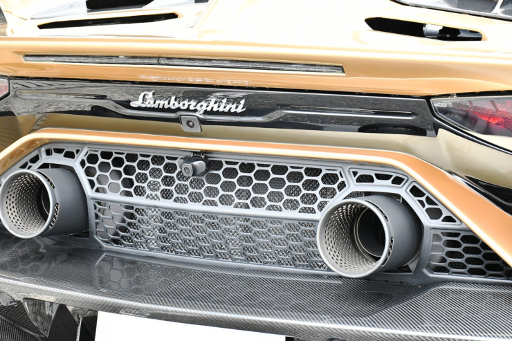 愛知県　名古屋　アヴェンタドール　ランボルギーニ　Lamborghini Aventador SVJ カスタム　ローダウン　ホイール　ADV1　デジタルインナーミラー