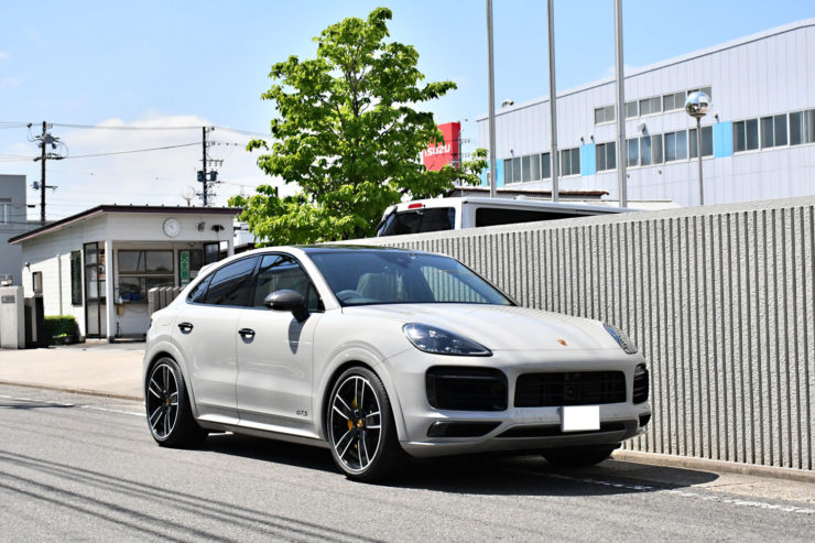 ポルシェ　カイエンクーペ　GTS　クレヨン　ローダウン　スペーサー　カスタム　名古屋