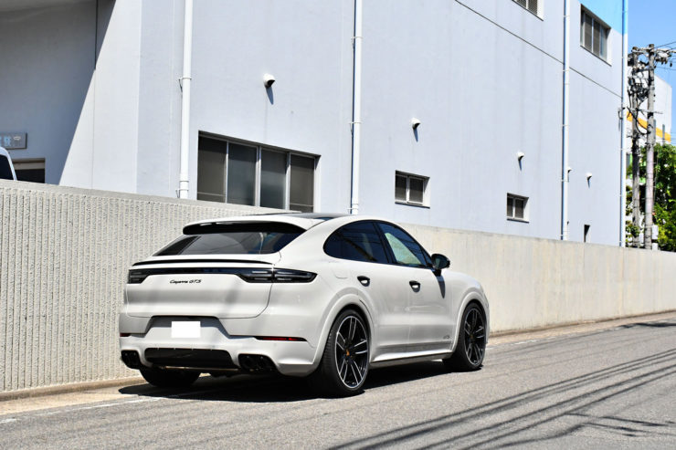 ポルシェ　カイエンクーペ　GTS　PCCB　クレヨン　ローダウン　スペーサー　カスタム　名古屋
