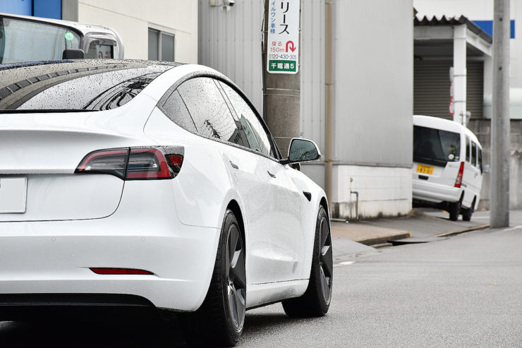 TESLA テスラ　MODEL3　モデル３　愛知県　名古屋　カスタム　輸入車　車　サス交換