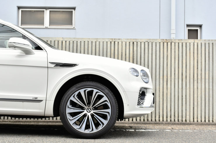 愛知県　名古屋　ベンテイガ　ベントレー　カスタム　ローダウン　Bentley　Bentayga