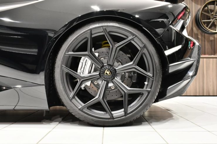 ランボルギーニ　ウラカン　EVO　ペルフォルマンテ　ノヴィテック　ホイール　ローダウン　センターロック　カスタム　名古屋
