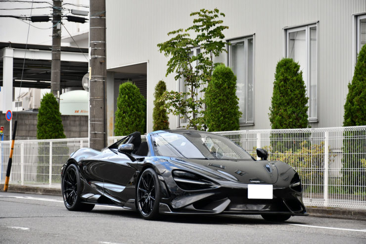 マクラーレン 765LTスパイダー ブラックアウト ホイールスペーサー エンブレムペイント カスタム 名古屋