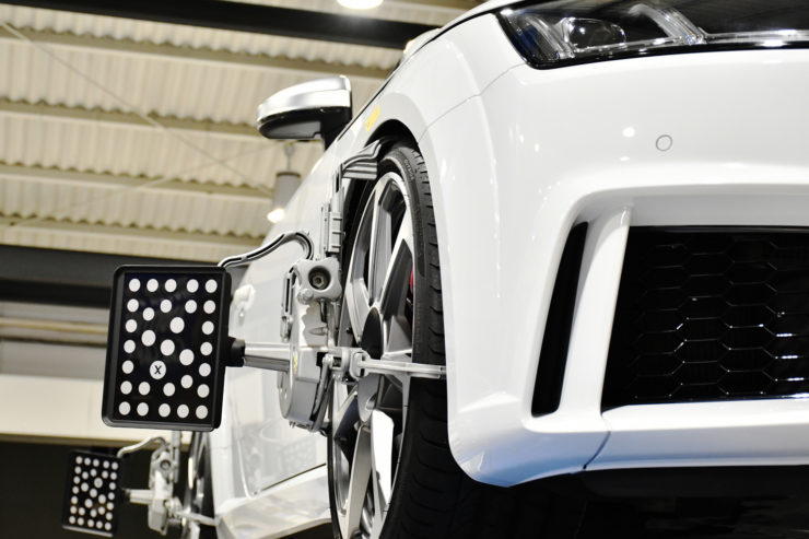 愛知県　名古屋　アウディ　TTRS　Audi　ローダウン　サス交換　スペーサー　アライメント　カスタム