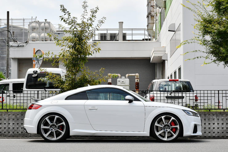 愛知県　名古屋　アウディ　TTRS　Audi　ローダウン　サス交換　スペーサー　アライメント　カスタム