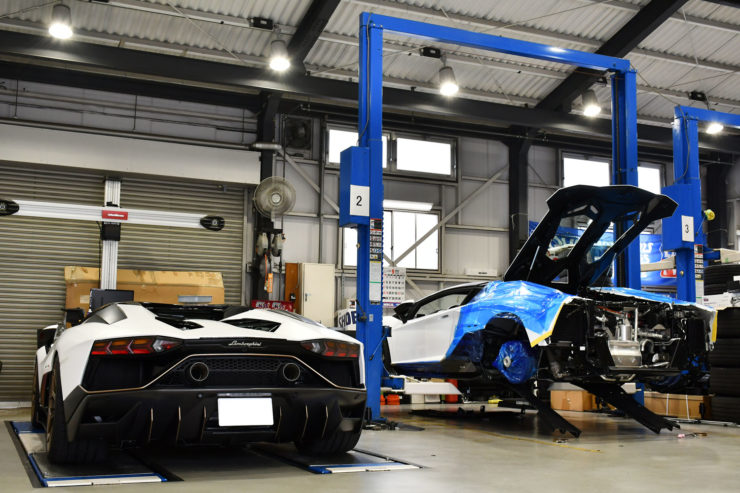 ランボルギーニ　アヴェンタドール　ウルティメ　ウルティメロードスター　マットホワイト　ローダウン　マフラー　カスタム　名古屋