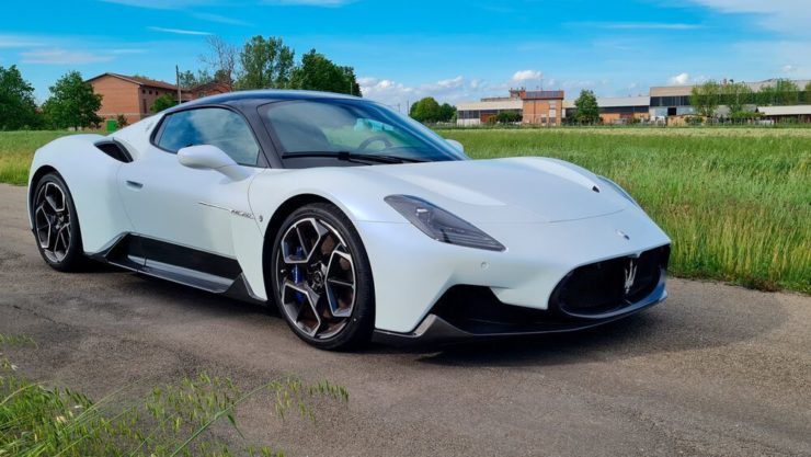 愛知県　名古屋　マセラティ　カスタム　MC20　ローダウン　カーボンパーツ　NOVITEC　ノビテック