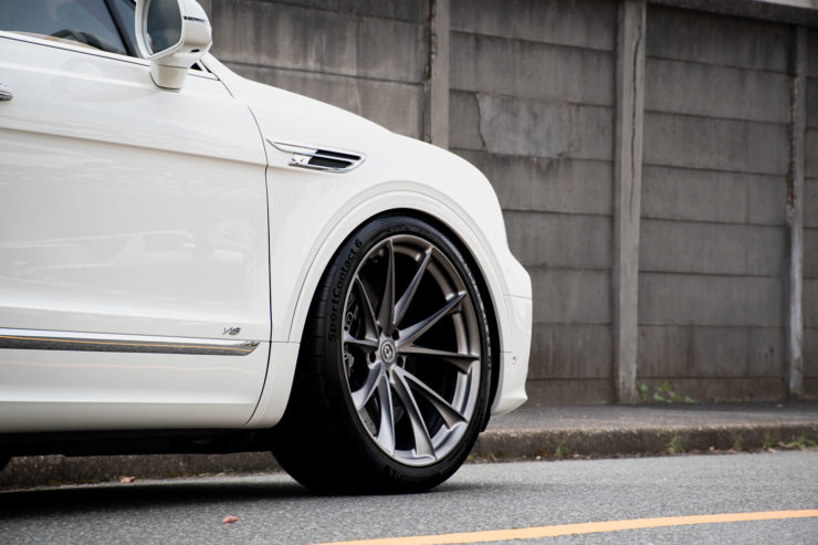 ベントレー　ベンテイガ　後期　V8　HRE　アメ鍛　P204　23インチ　ホイール　カスタム　名古屋