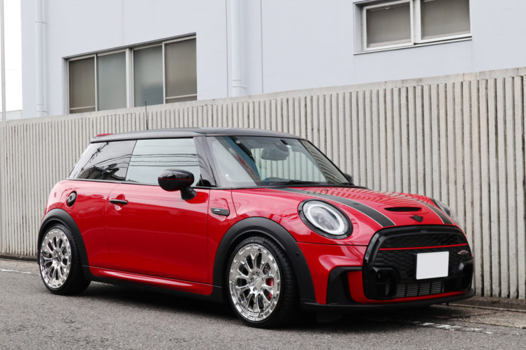 愛知県　名古屋　MINI　F56　JCW　カスタム　サスペンション交換　ローダウン　ロティフォーム　rotiform　KW