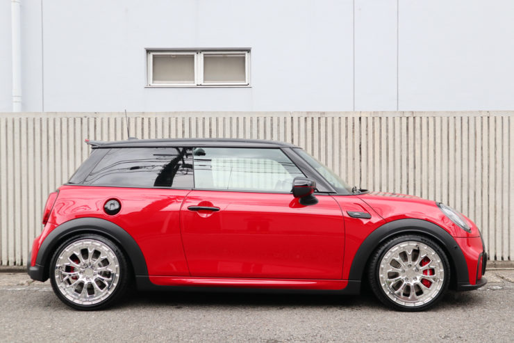 愛知県　名古屋　MINI　F56　JCW　カスタム　サスペンション交換　ローダウン　ロティフォーム　rotiform　KW