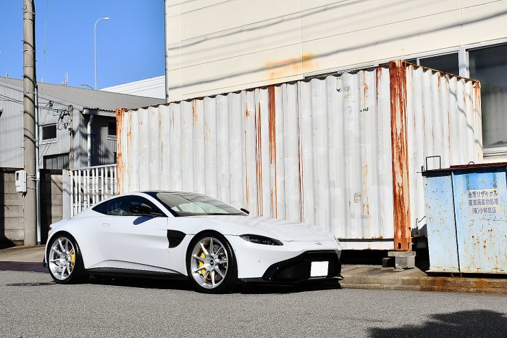 愛知県　名古屋市　アストンマーティン　ヴァンテージ　ASTONMARTIN　Vantage　ローダウン　HAS　ホイール　21インチ　BCフォージド　カスタム