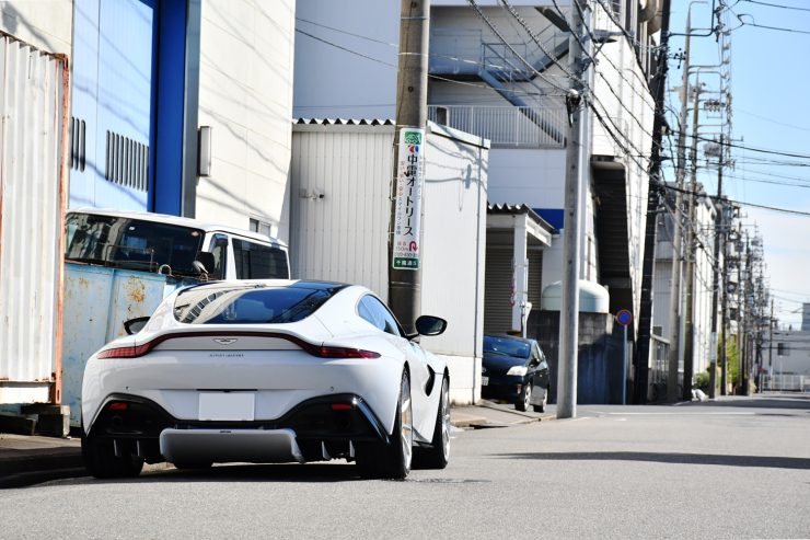 愛知県　名古屋市　アストンマーティン　ヴァンテージ　ASTONMARTIN　Vantage　ローダウン　HAS　ホイール　21インチ　BCフォージド　カスタム