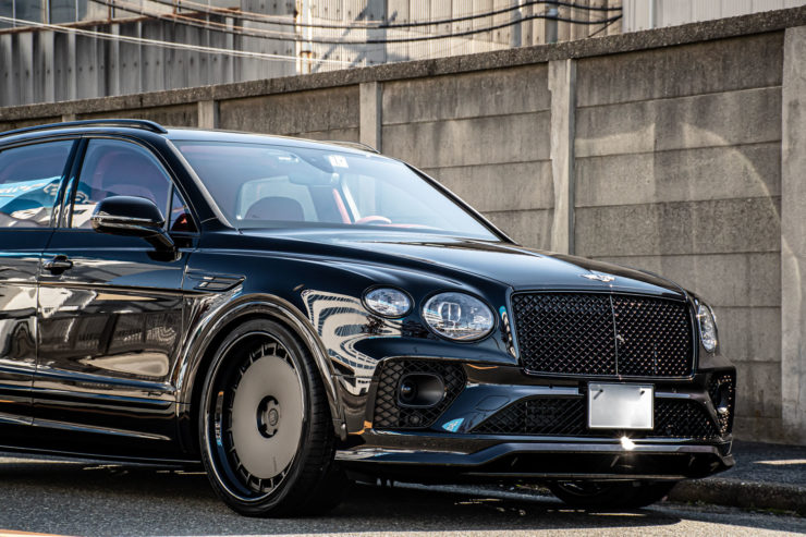 ベントレー　ベンテイガ　スピード　ローダウン　ブラックアウト　HRE　935　24インチ　カスタム　名古屋