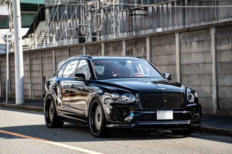 ベントレー　ベンテイガ　スピード　ブラックアウト　ローダウン　HRE　ホイール　24インチ　935　カスタム　名古屋