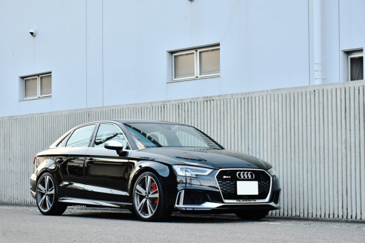 愛知県　名古屋　アウディ　AUDI　RS3　ローダウン　スペーサー　カスタム