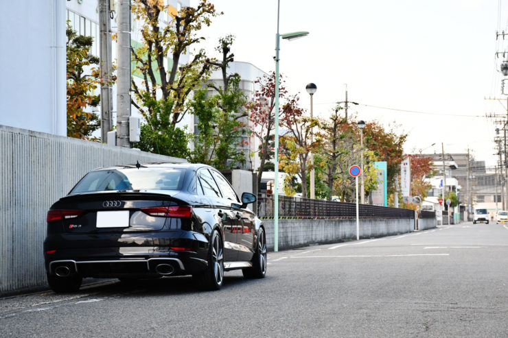 愛知県　名古屋　アウディ　AUDI　RS3　ローダウン　スペーサー　カスタム