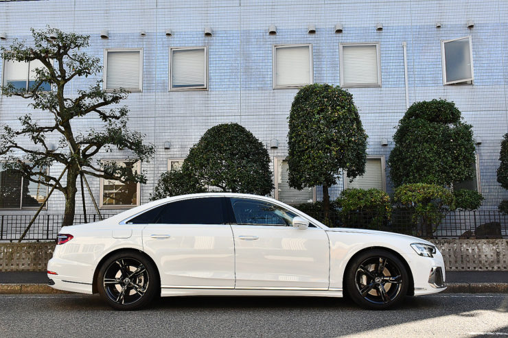 愛知県　名古屋　Audi　アウディ　A8　ローダウン　スペーサー　カスタム