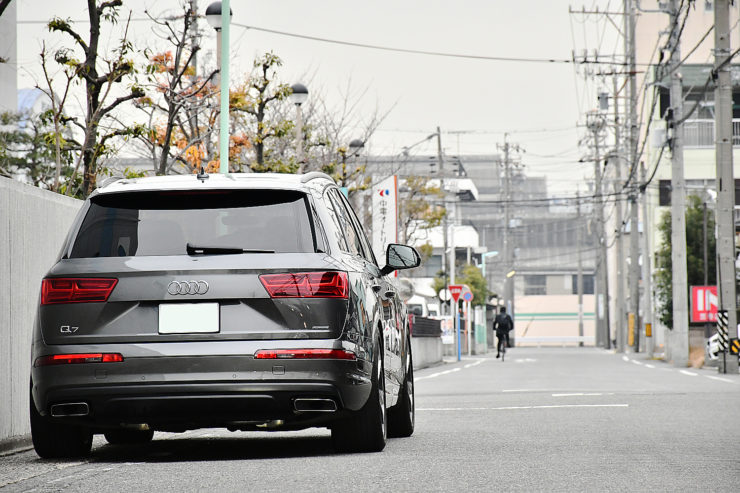 愛知県　名古屋　アウディ　Q7　AUDI　カスタム　ローダウン　スペーサー　ドラレコ　TW90di　ボンド　ボンド名古屋